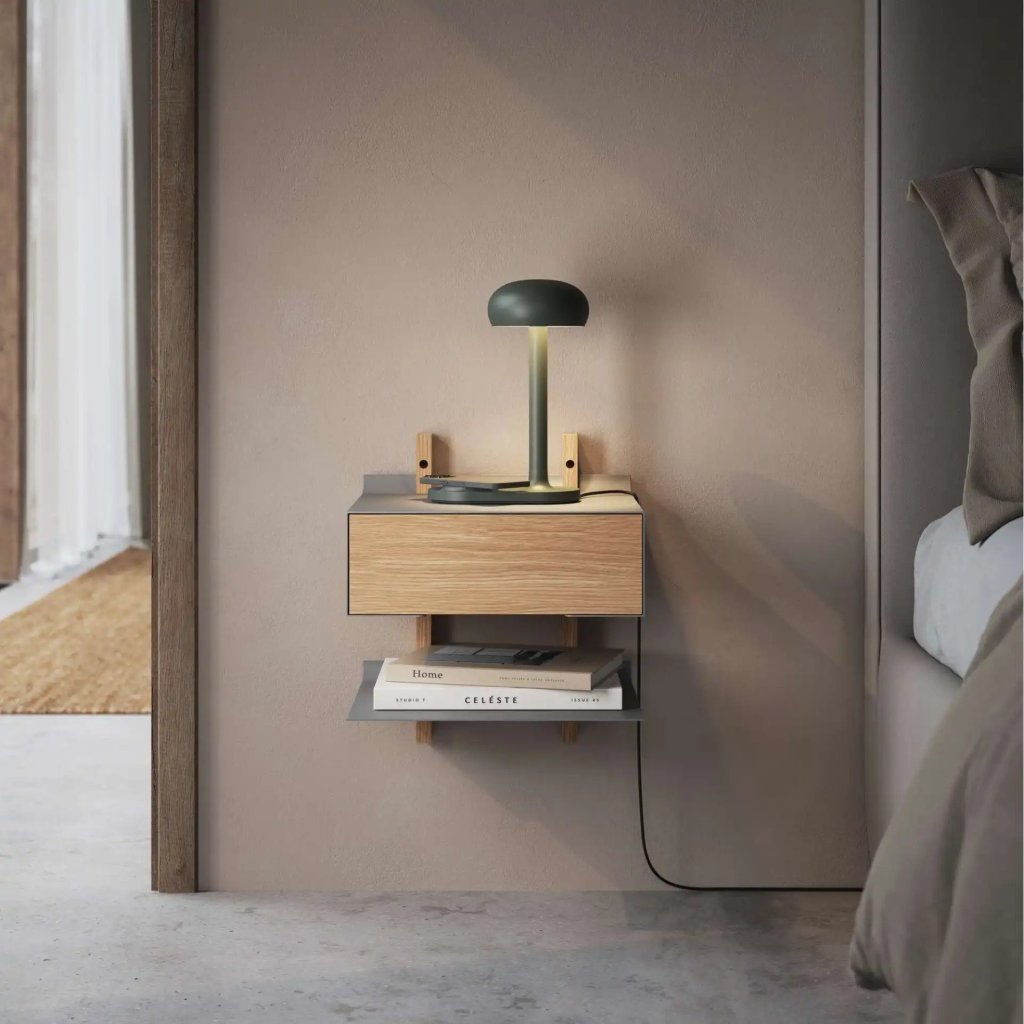 Eva Solo Bordslampa EMENDO 29 cm, med trådlös Qi-laddare, smaragdgrön Eva Solo