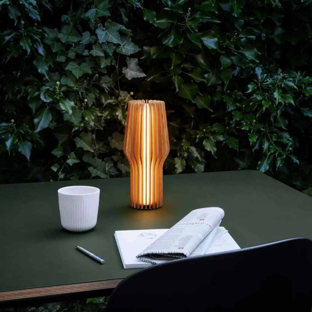 Eva Solo Bärbar bordslampa RADIANT 28 cm, LED, naturlig, trä