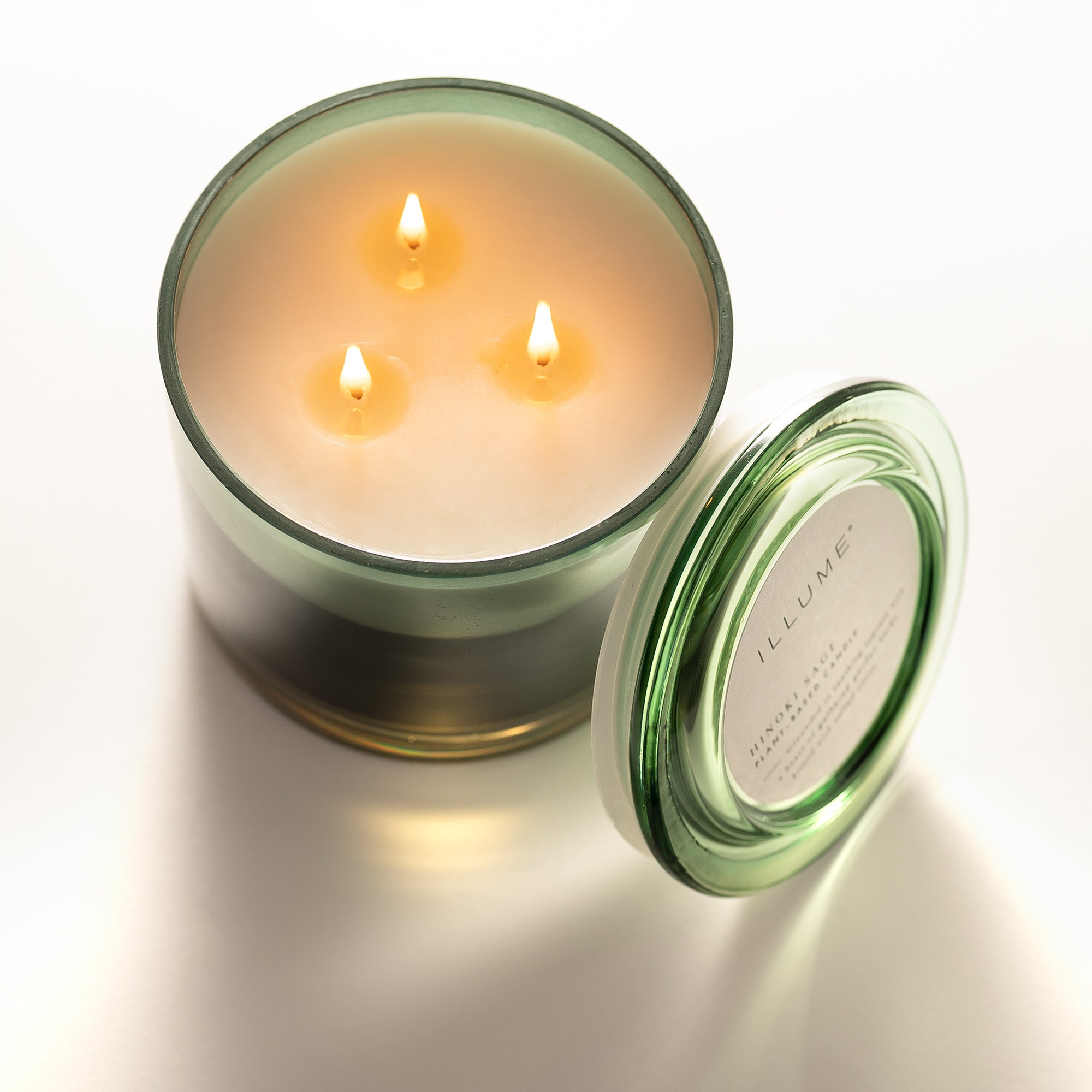 Illume Hinoki Sage Dekorativt Glaskerljus, Grön,