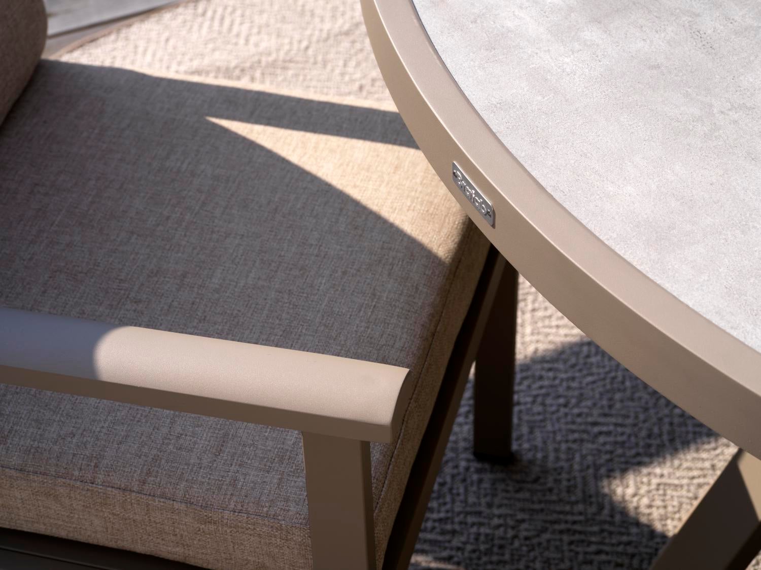 Brafab Samvaro matbord Khaki/sand 140 cm