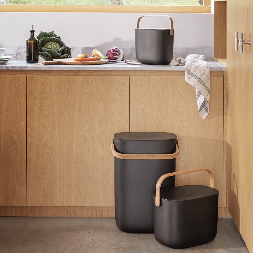 Eva Solo Soptunna REFLECT 16 l, svart, plast