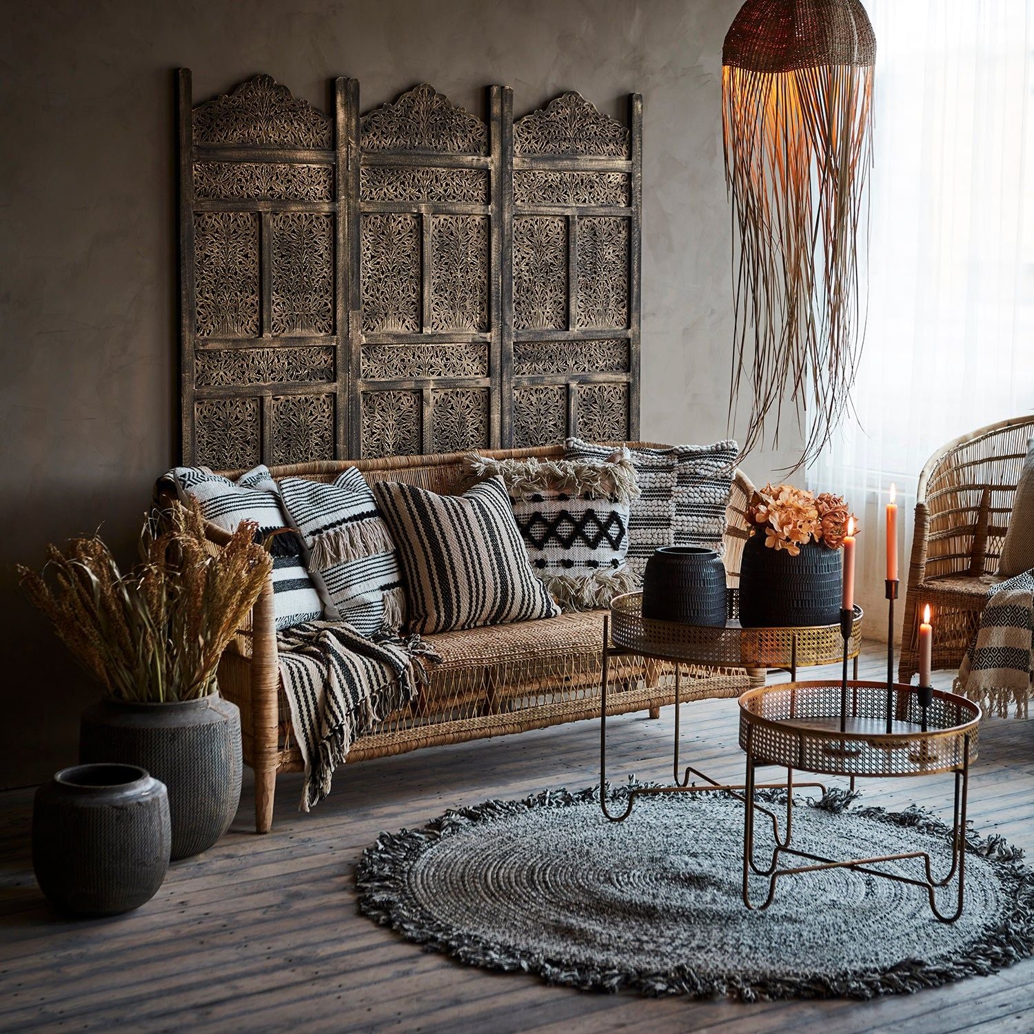 Affari of Sweden THOMAS Bord M, Mässingsfärgad