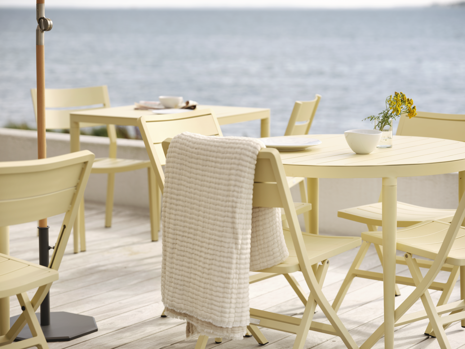 Brafab Bigby matbord Lemon 100 cm