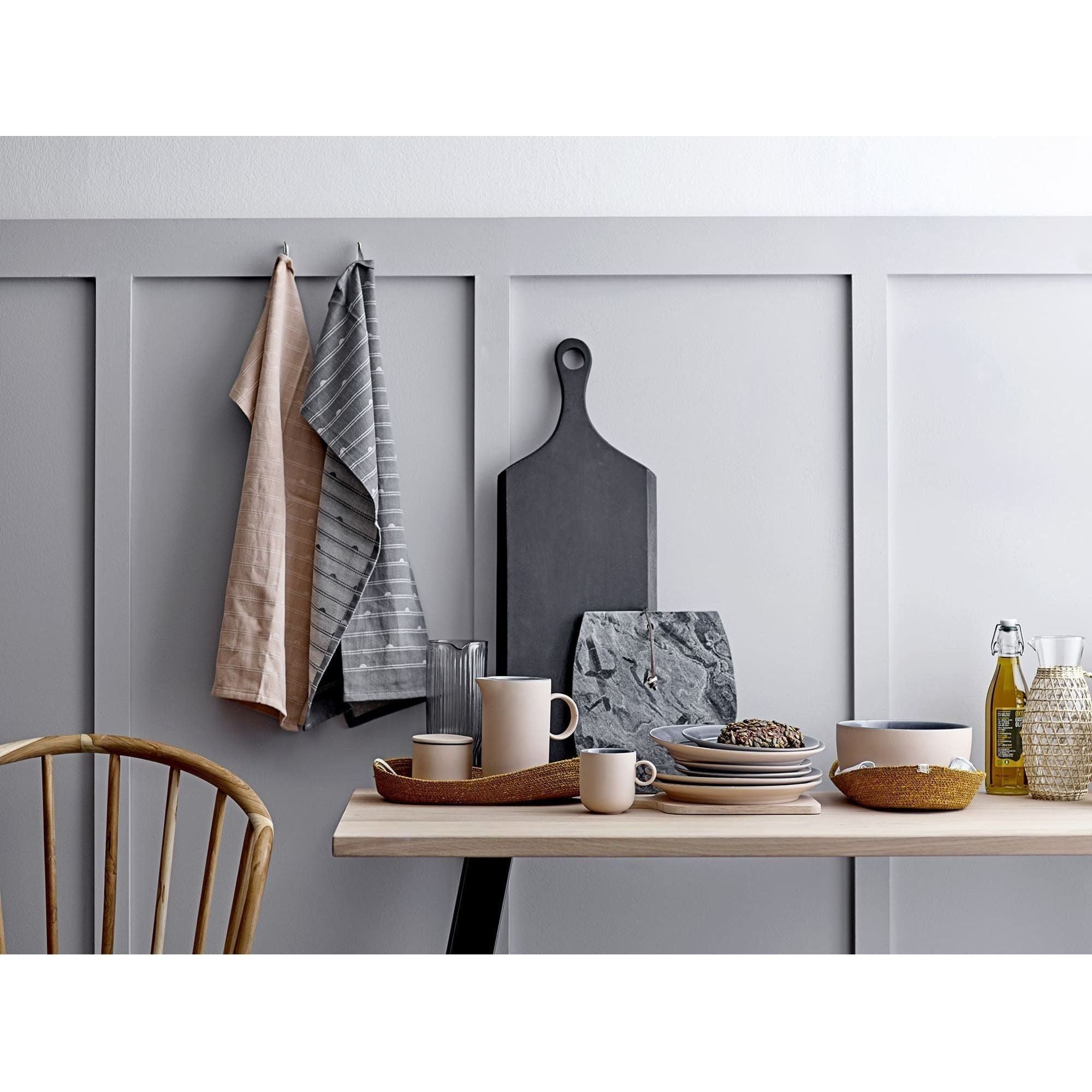 Bloomingville Okai Serveringsbräda Svart Akacia 70x25 cm
